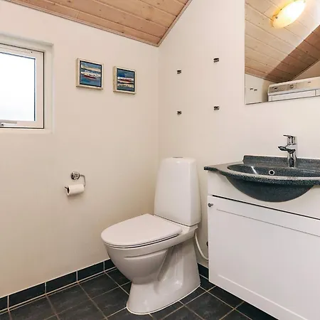 4 Star In Idestrup * Bøtø By