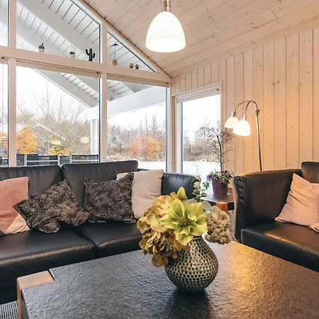 4 Star In Idestrup Semesterbostad Bøtø By